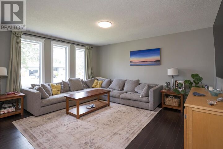 Property Photo:  242 Fanshaw St.  ON P7C 5V1 