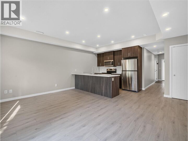 Property Photo: 2081 11 Avenue Northeast 13 BC V1E 0G1