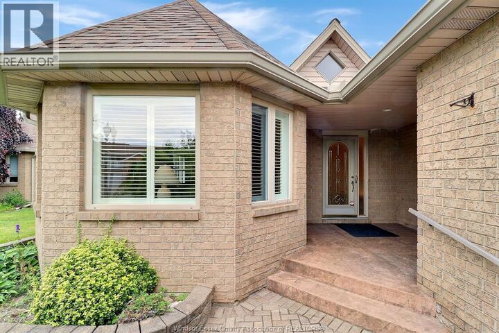Property Photo:  1099 Imperial Crescent  ON N9G 2T4 