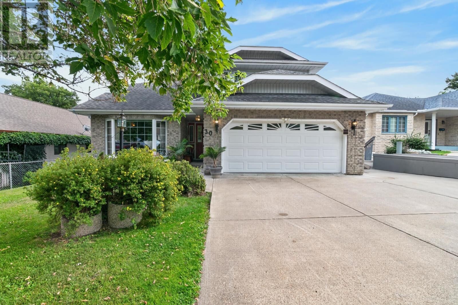 Property Photo: 30 Sandstone Place ON P9N 4E3