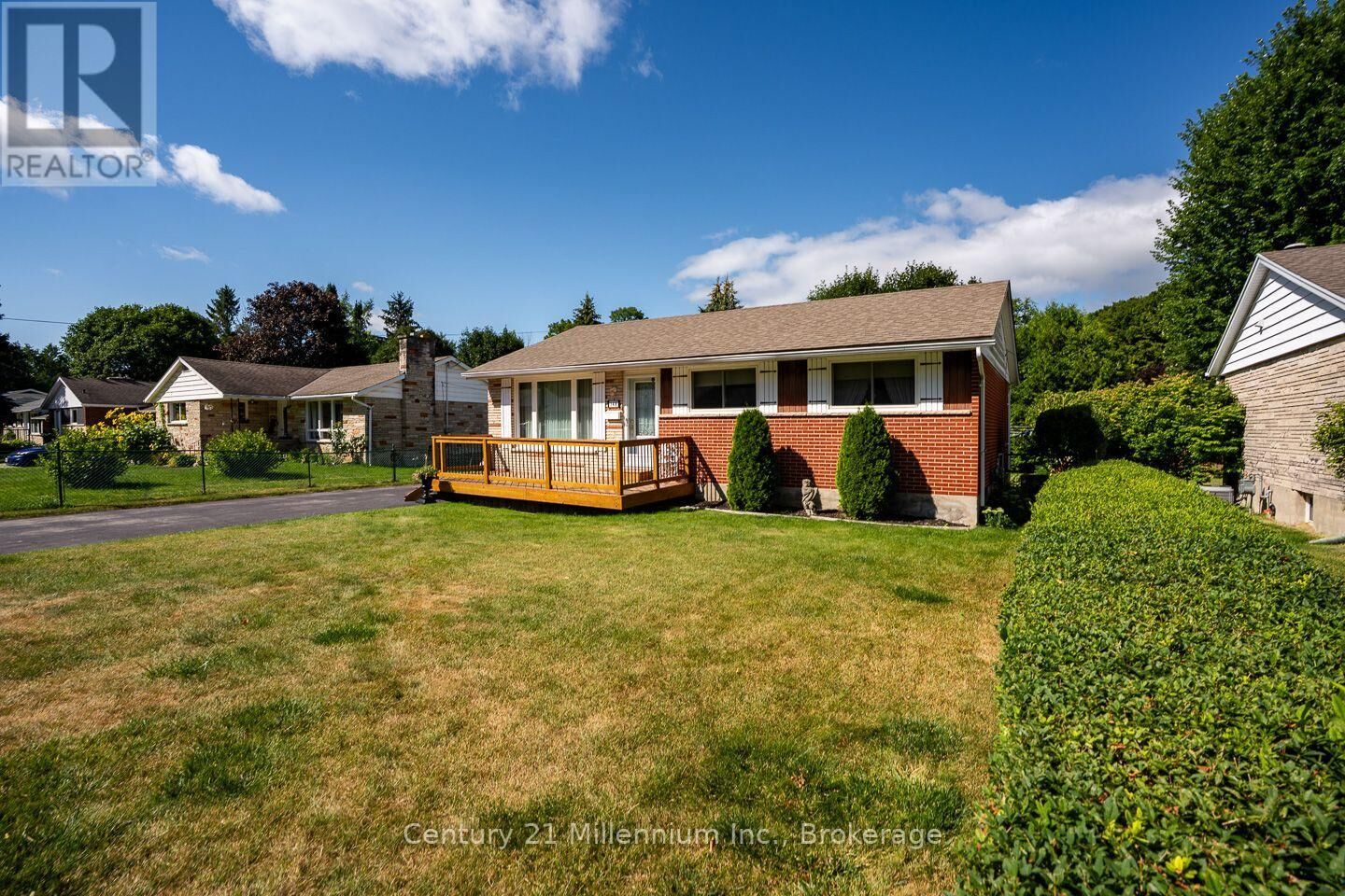 Photo de la propriété:  148 7th Avenue East  ON N4K 2W7 
