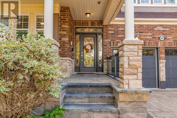 Property Photo:  982 Syndenham Lane  ON L9T 8K1 