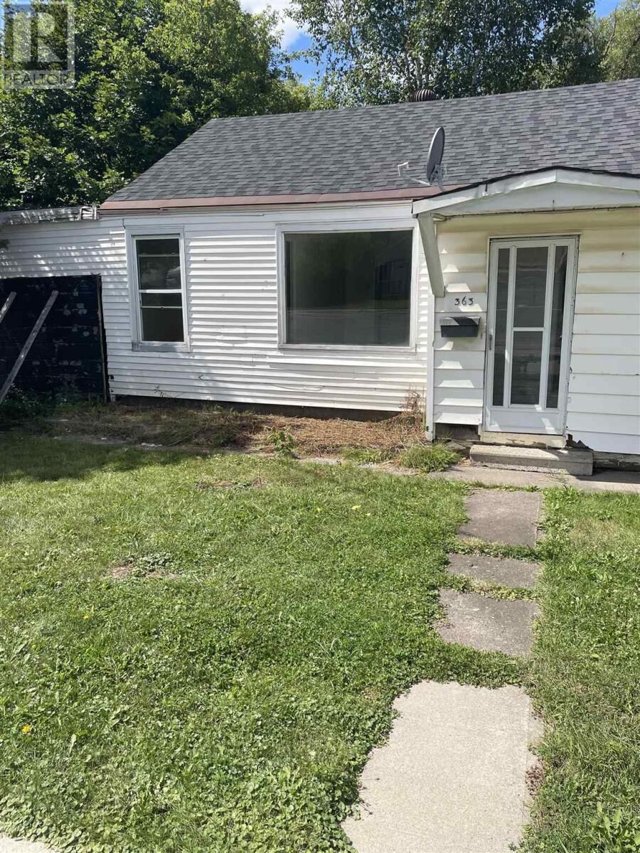 Property Photo: 363 Pim St ON P6B 2T9