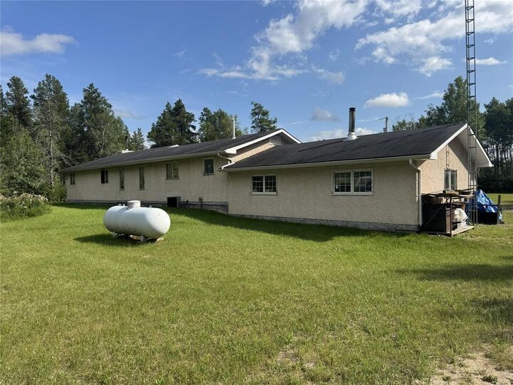 Property Photo: 49074 Corbett Road MB R5L 0L3