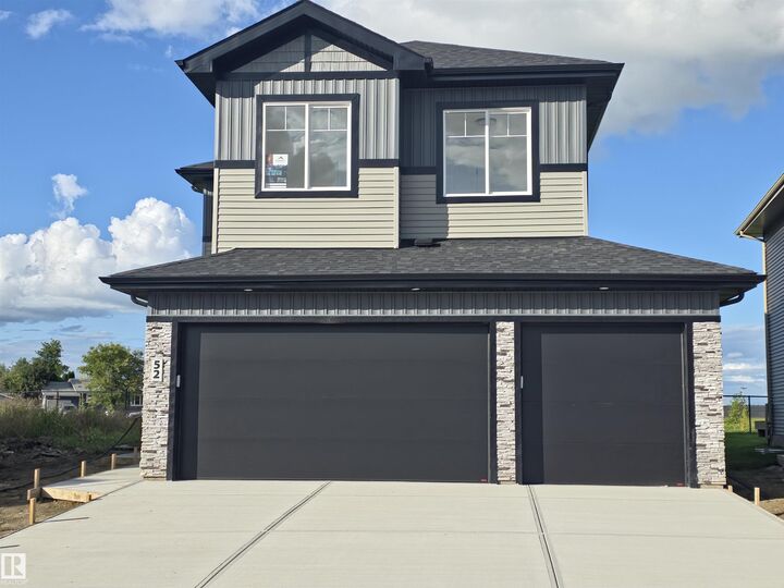 52 Maple Crescent — photo 1
