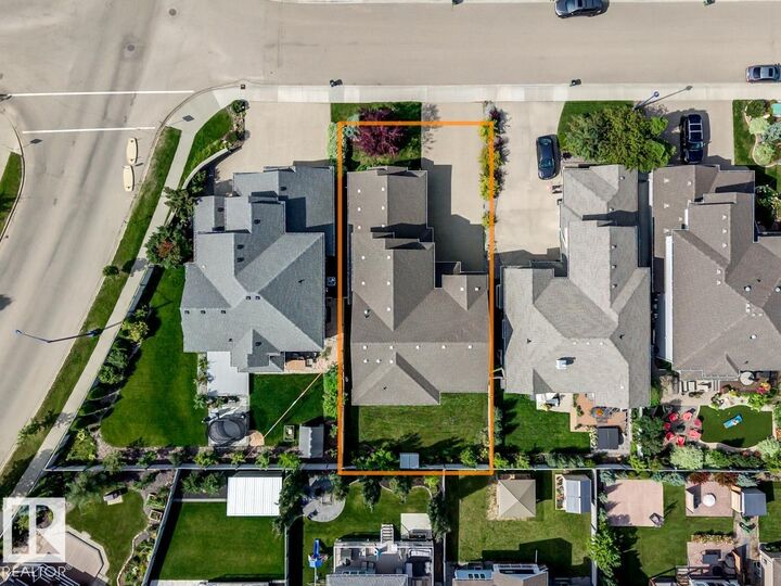 Property Photo:  2047 90 Street SW  AB T6X 2C5 