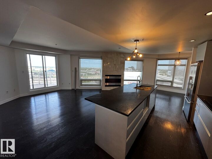 Property Photo: 10388 105 Street NW 1803 AB T5J 0C2