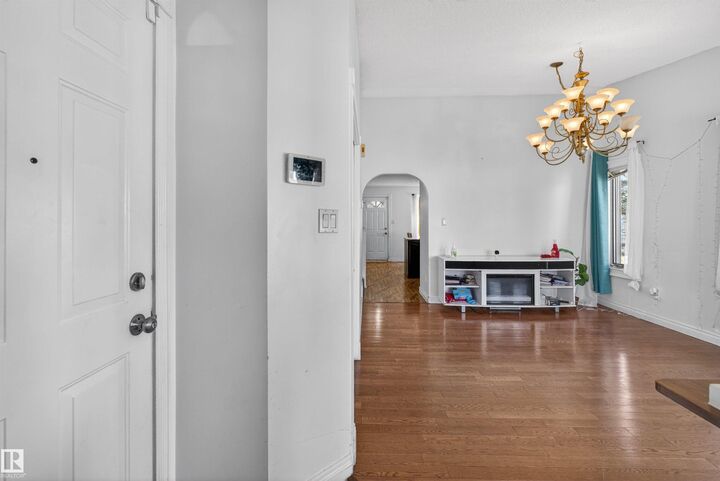 Property Photo:  9007 169 Avenue NW  AB T5Z 2X5 