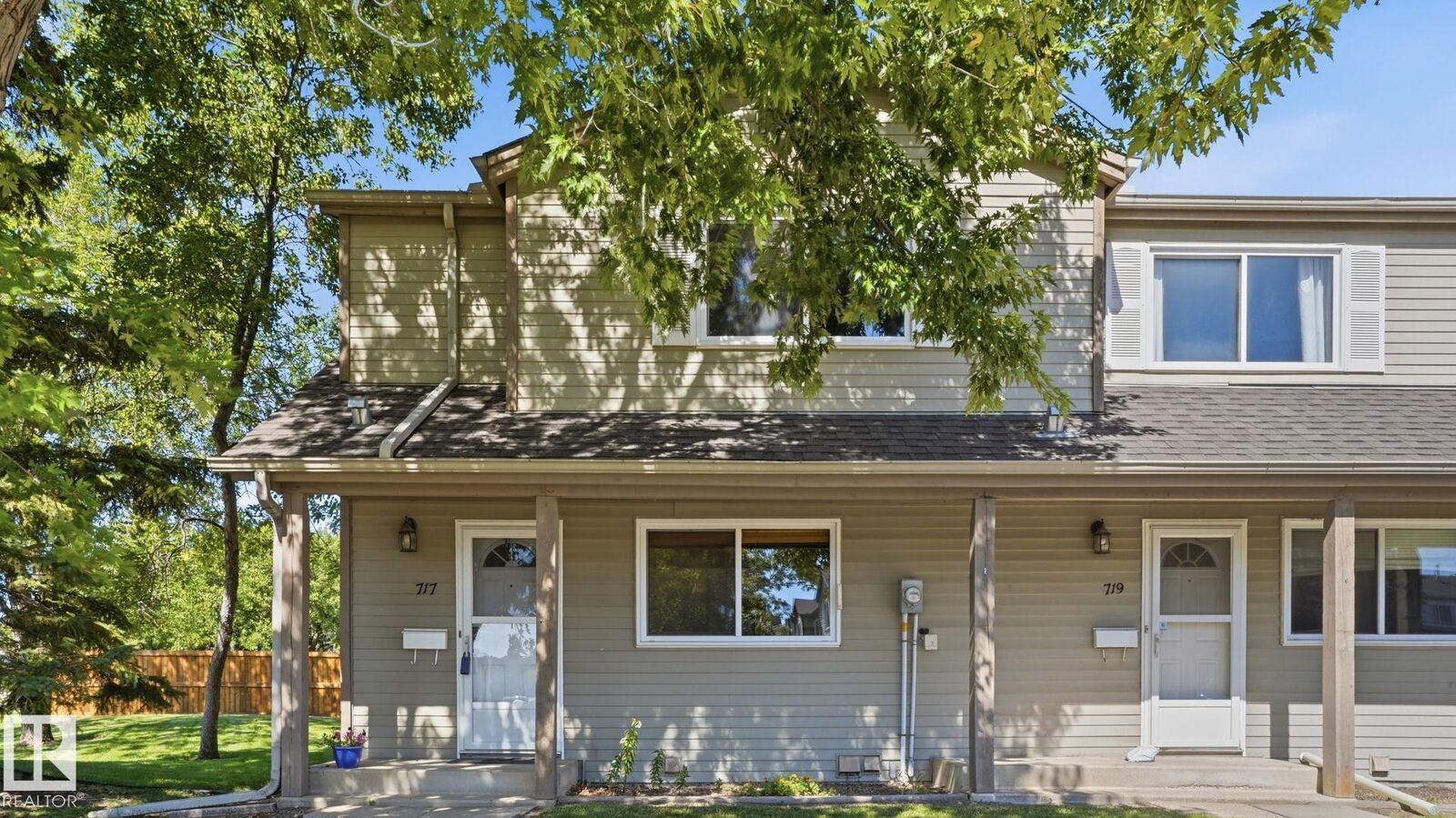 Property Photo:  717 Village Drive  AB T8A 4H9 