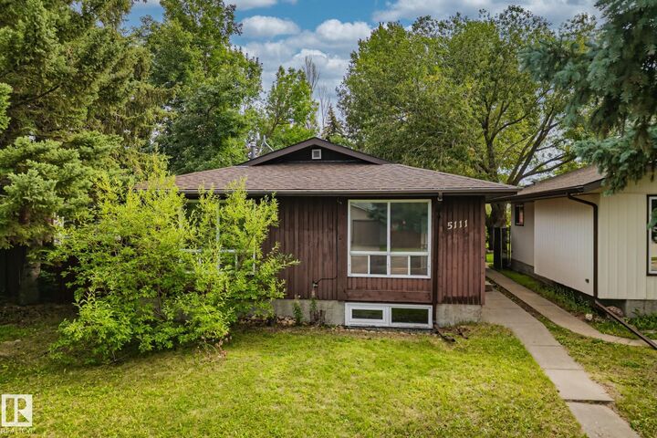 5111 40 Avenue NW — photo 1