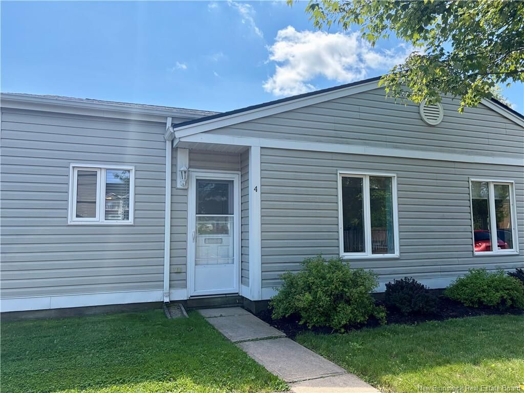 Property Photo: 331 McLaughlin Drive 4 NB E1A 4R3