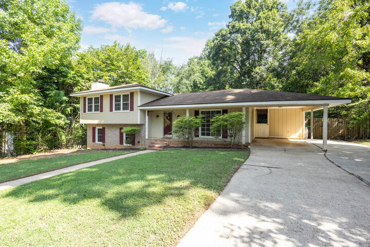 Property Photo: 1507 Autumn Ridge Drive GA 31904