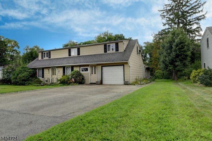 Property Photo: 3 Village Rd NJ 07444