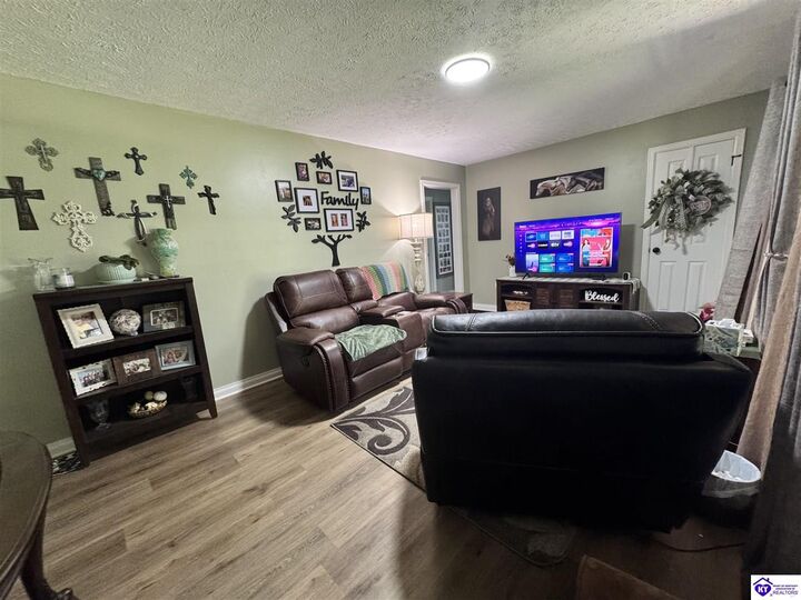 Property Photo: 206 Valley Terrace KY 40146