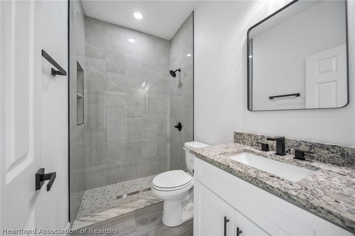 Property Photo: 3908 Garienda Avenue FL 33872