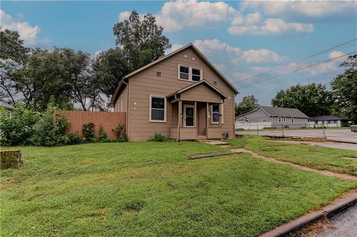 Property Photo:  931 Kickapoo Street  KS 66048 