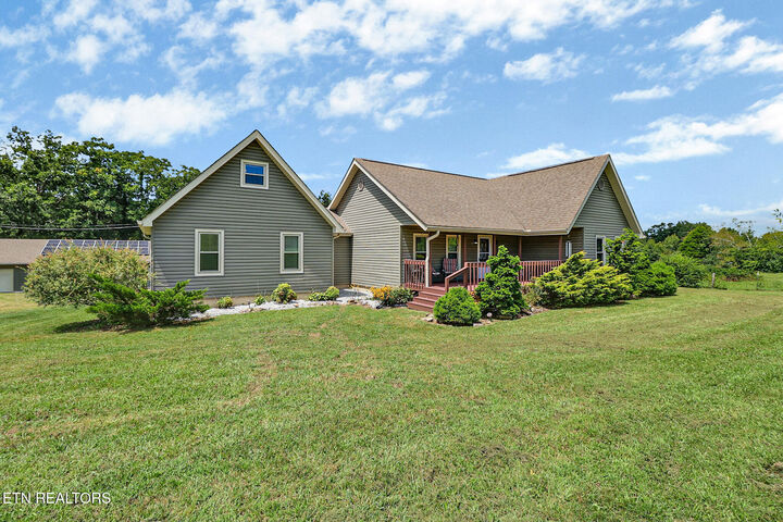 Property Photo:  7526 Dunbar Rd  TN 38572 