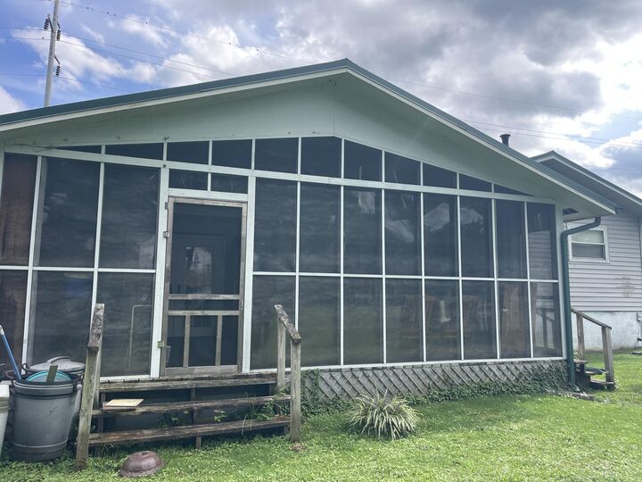 Property Photo:  1102 W Chester Avenue  KY 40965 