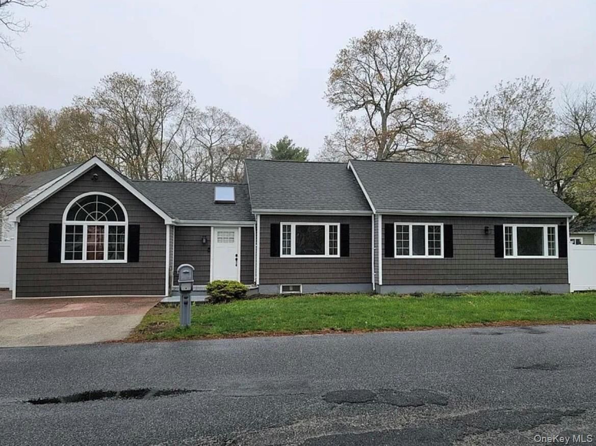 Property Photo:  11 Knapp Road  NY 11951 
