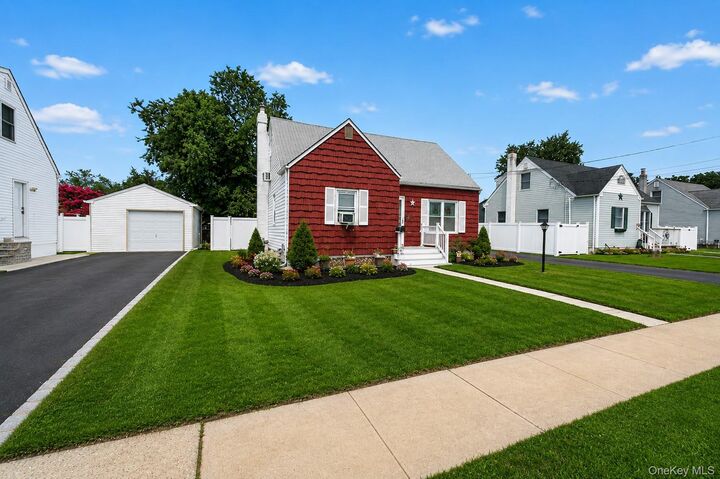 Property Photo: 17 Heathcote Road NY 11757