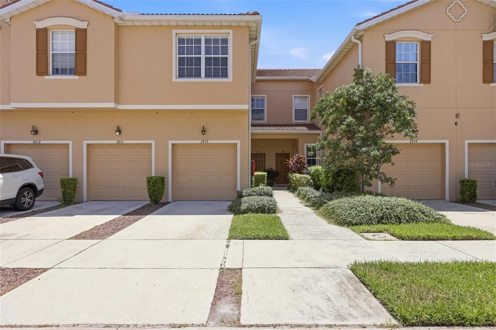Property Photo: 3717 Parkridge Circle 6-102 FL 34243