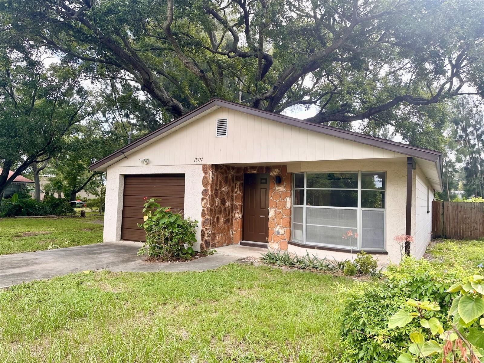 Property Photo:  15717 Avalon Avenue  FL 33760 