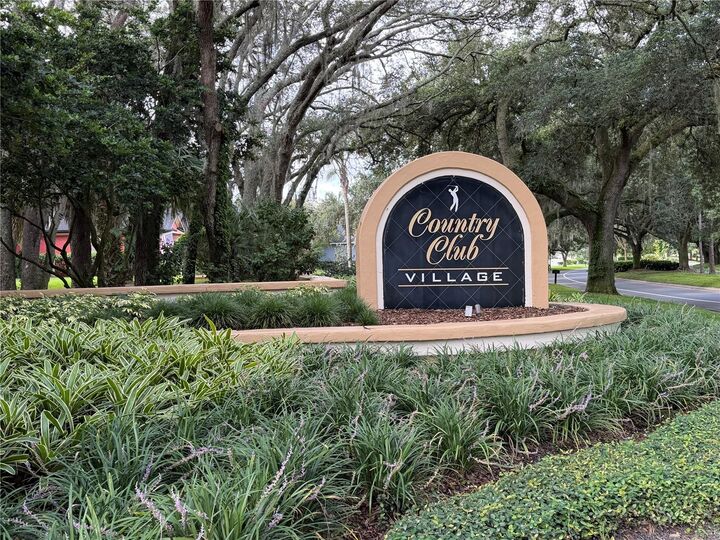 Property Photo:  1162 E Winged Foot Circle  FL 32708 