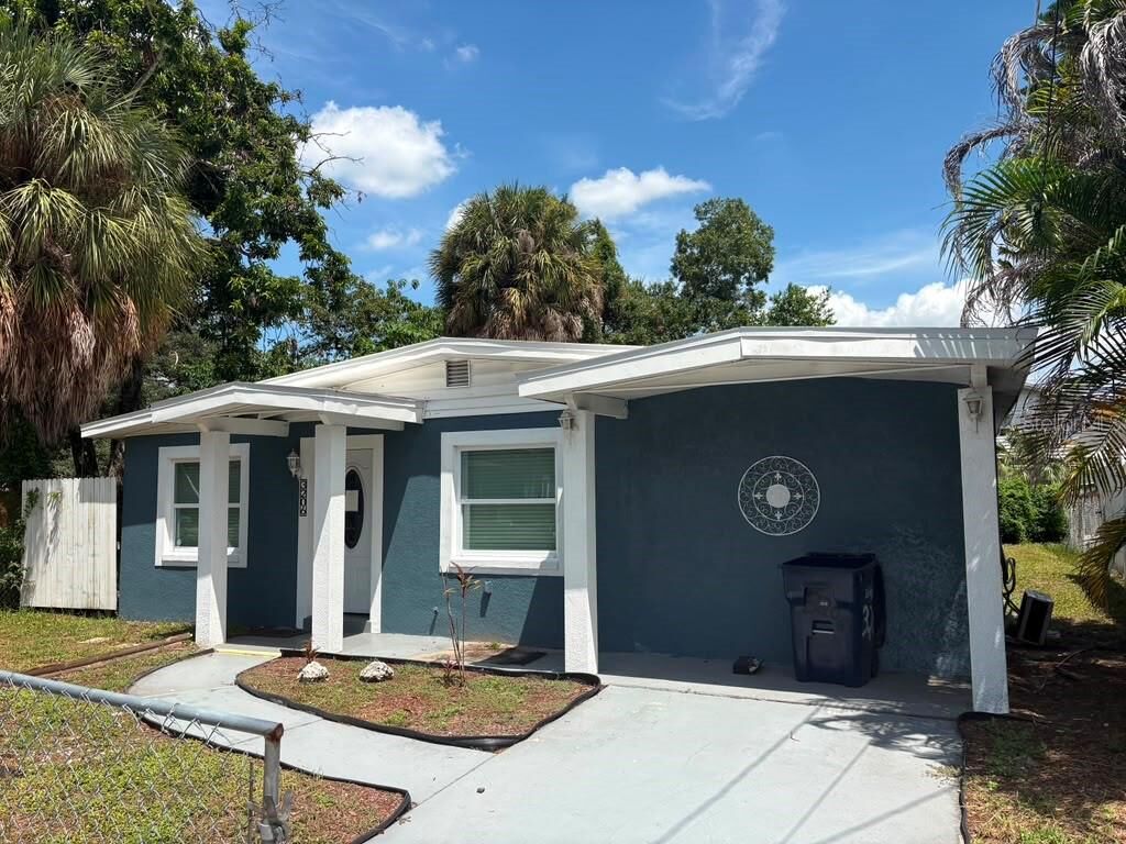 Property Photo: 3206 E Emma Street FL 33610