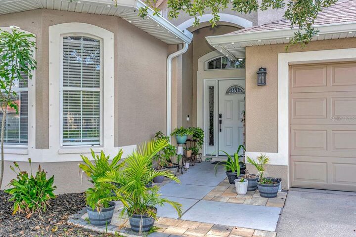 Property Photo: 501 Stone Briar Drive FL 33570
