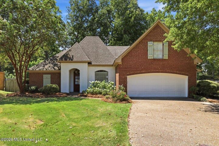 Property Photo:  100 Savoy Park  MS 39110 