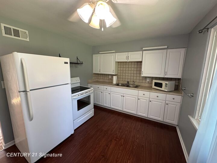 Property Photo: 505 Yale Drive MI 48429