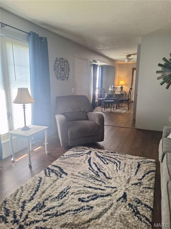 Property Photo:  6 Watertown Circle  IL 62040 