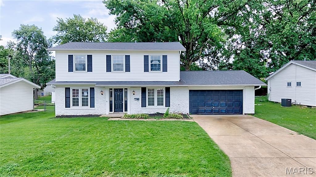 Property Photo:  750 Lamplight Lane  MO 63042 