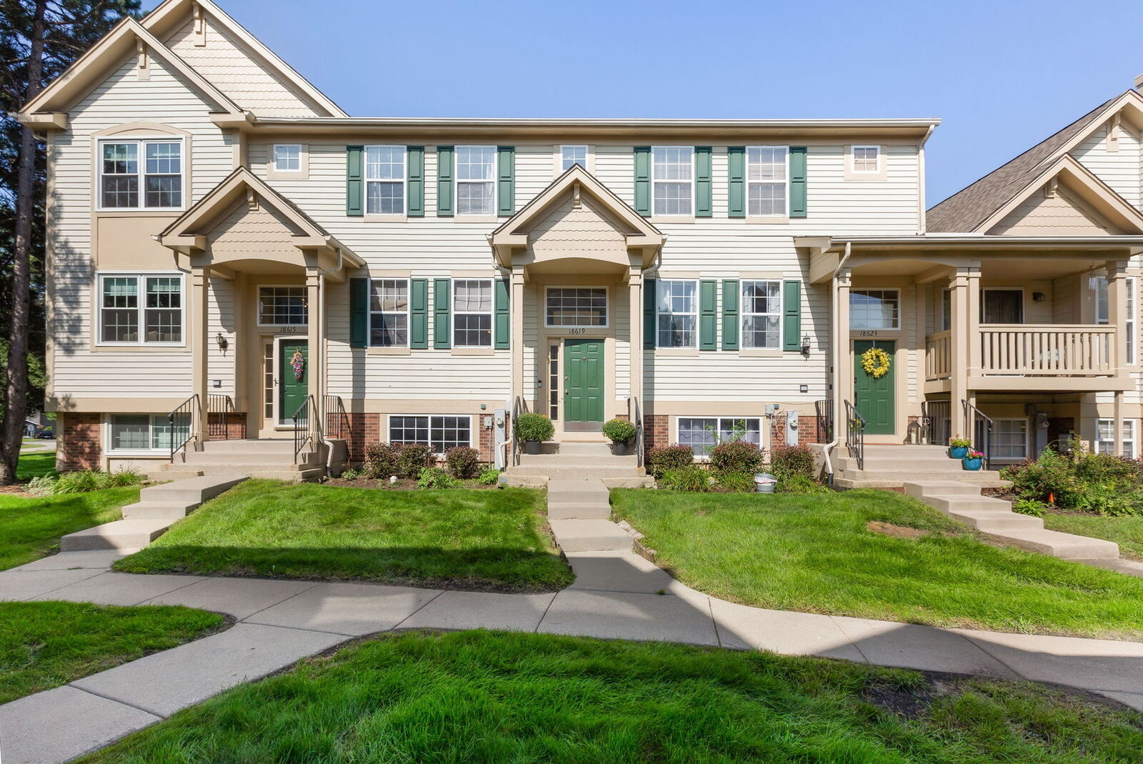 Property Photo:  18619 W Sterling Court  IL 60030 