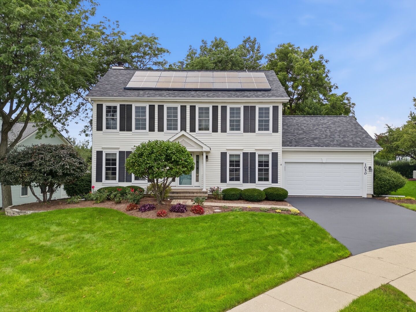Property Photo:  1050 Hampshire Lane  IL 60120 