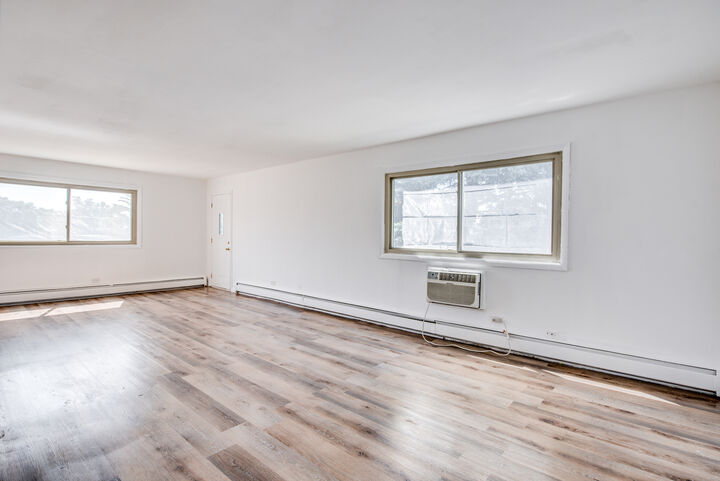 Property Photo:  1313B S Rebecca Road 210  IL 60148 