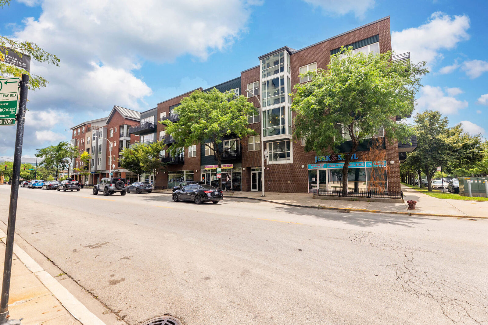 Property Photo:  17 W 35th Street 304  IL 60616 