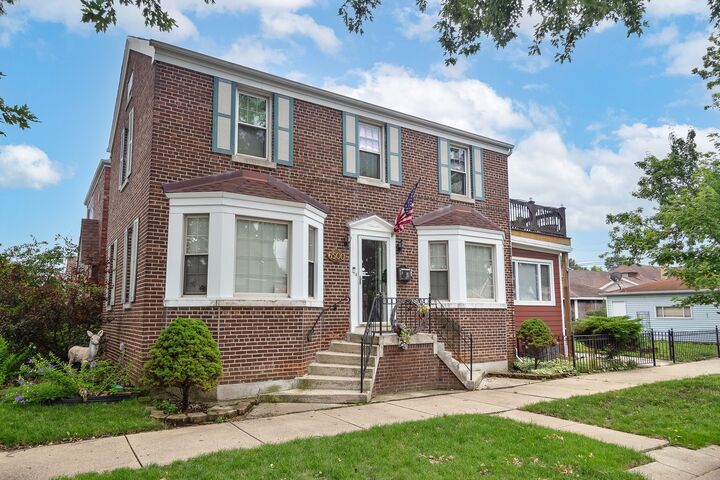 Property Photo: 6500 S Komensky Avenue IL 60629