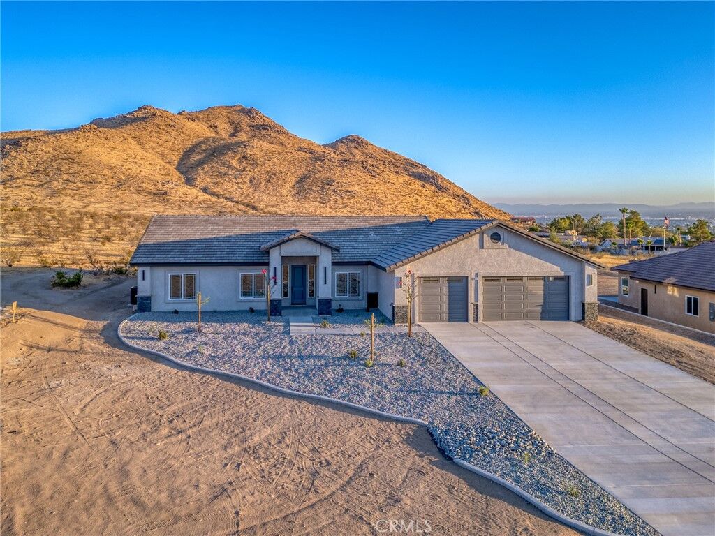 Property Photo: 19721 Roanoke Road CA 92307