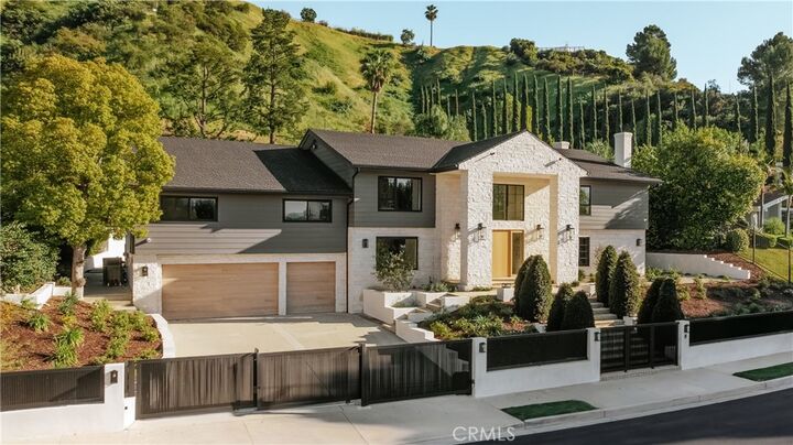 Property Photo:  4072 Alonzo Avenue  CA 91316 