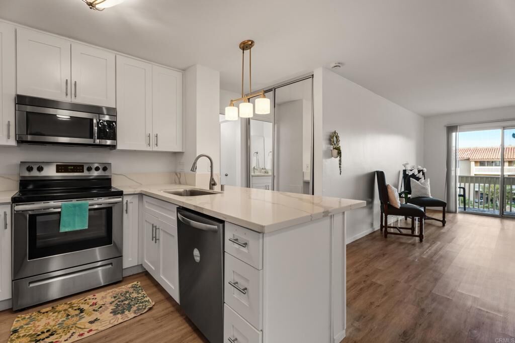Property Photo:  1801 Diamond Street 3-205  CA 92109 