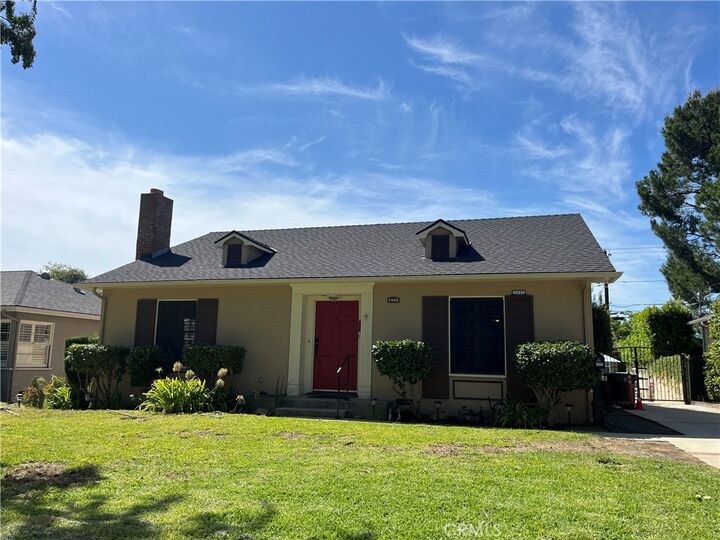 Property Photo:  2440 Queensberry Road  CA 91104 