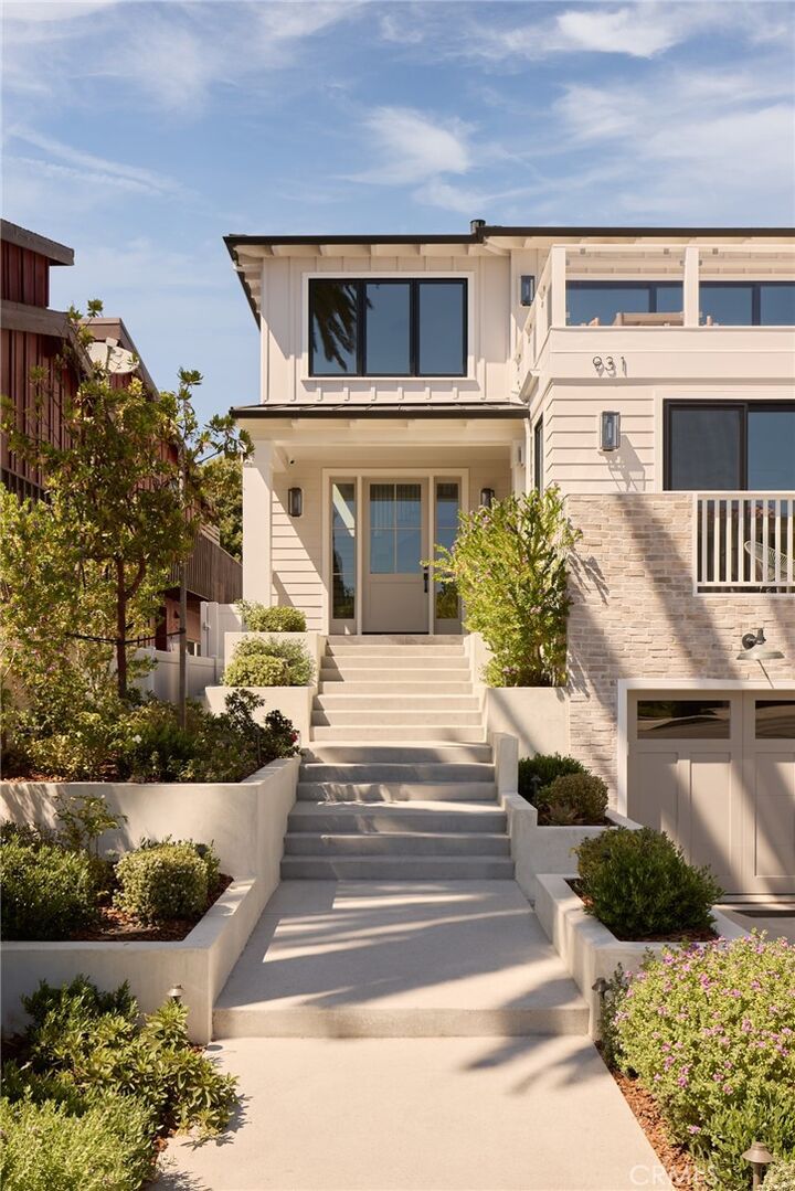Property Photo:  931 Duncan Avenue  CA 90266 