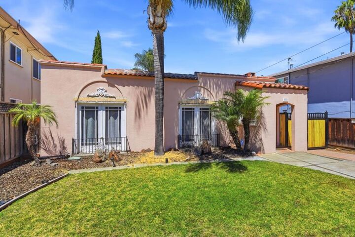 Property Photo:  1033 Villa Avenue  CA 95126 