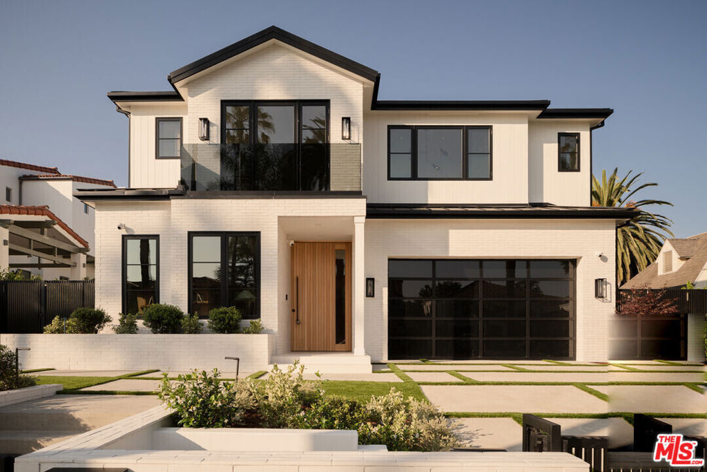 Property Photo:  376 N Bonhill Road  CA 90049 