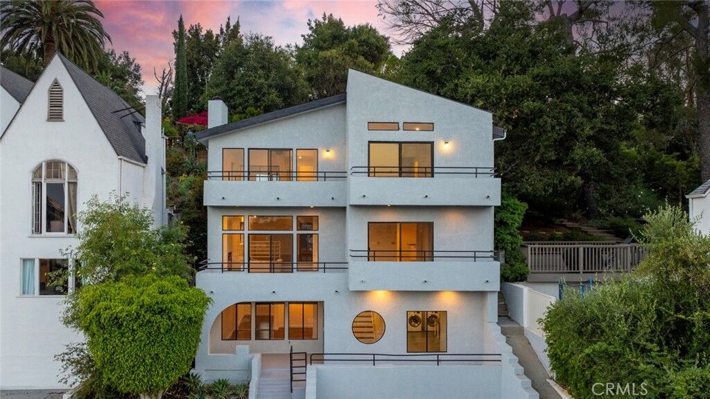 Property Photo:  1425 Columbia Dr  CA 91205 