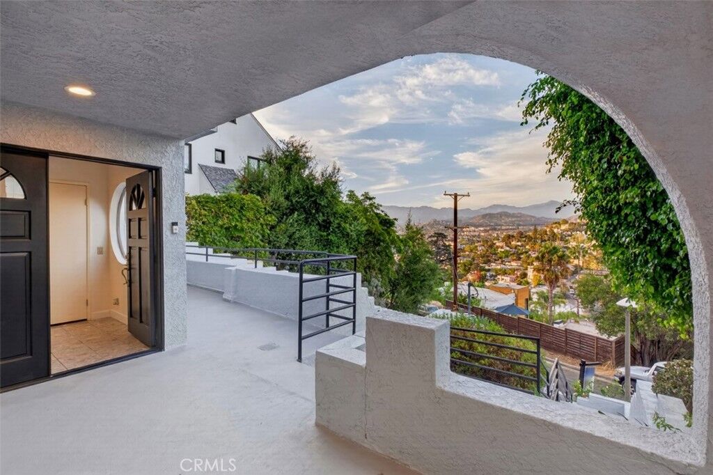 Property Photo:  1425 Columbia Dr  CA 91205 