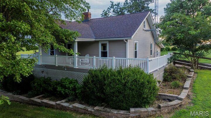 Property Photo: 25159 E County Line Road IL 62572