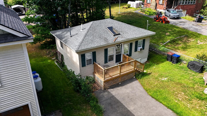 Property Photo:  4 Ivy Avenue  ME 04064 