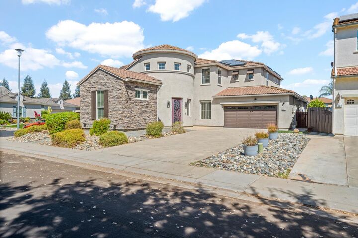 Property Photo:  6517 Vilamoura Way  CA 95757 